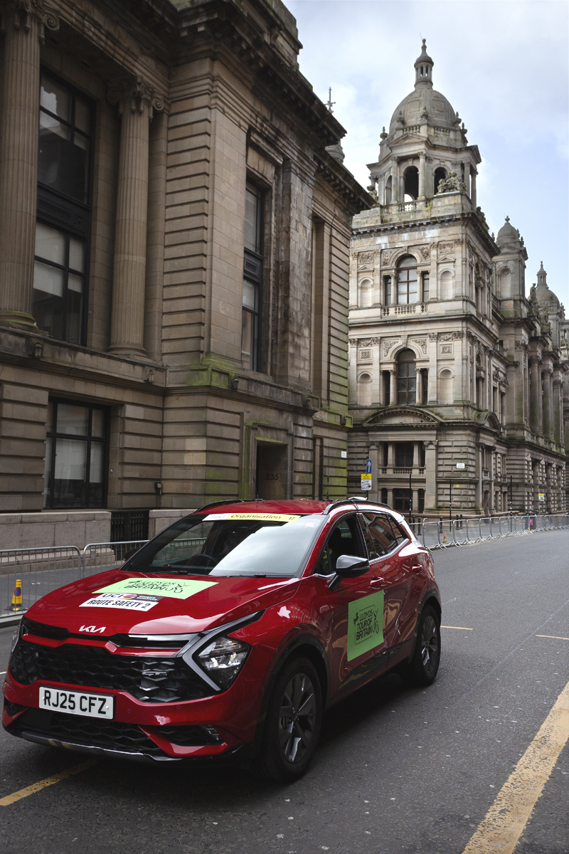 Tour of Britain Women’s 2025 - Stage 4 - The red safety car makes a pass of the circuit in Glasgow