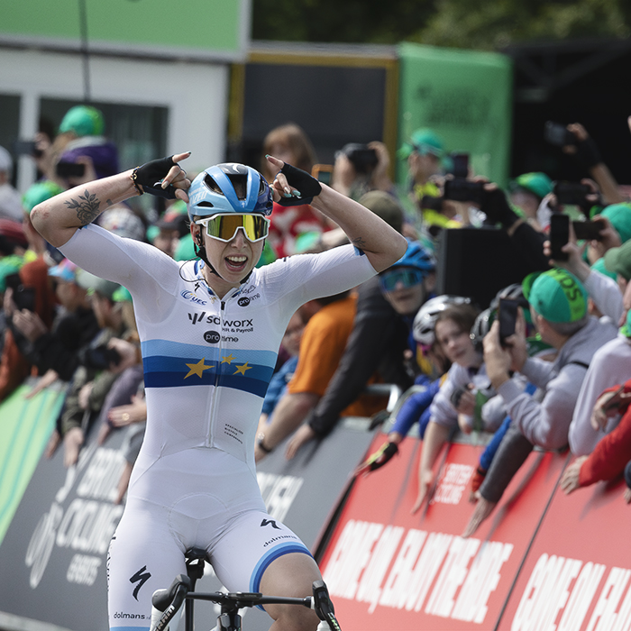 Tour of Britain Women’s 2025 - Stage 4 - Lorena Wiebes wins the stage and motions as if she has bull’s horns