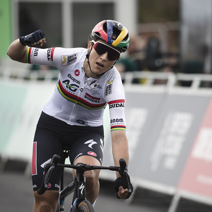 Tour of Britain Women’s 2025 - Stage 1 - Kimberley Le Court Pienaar celebrates the stage victory
