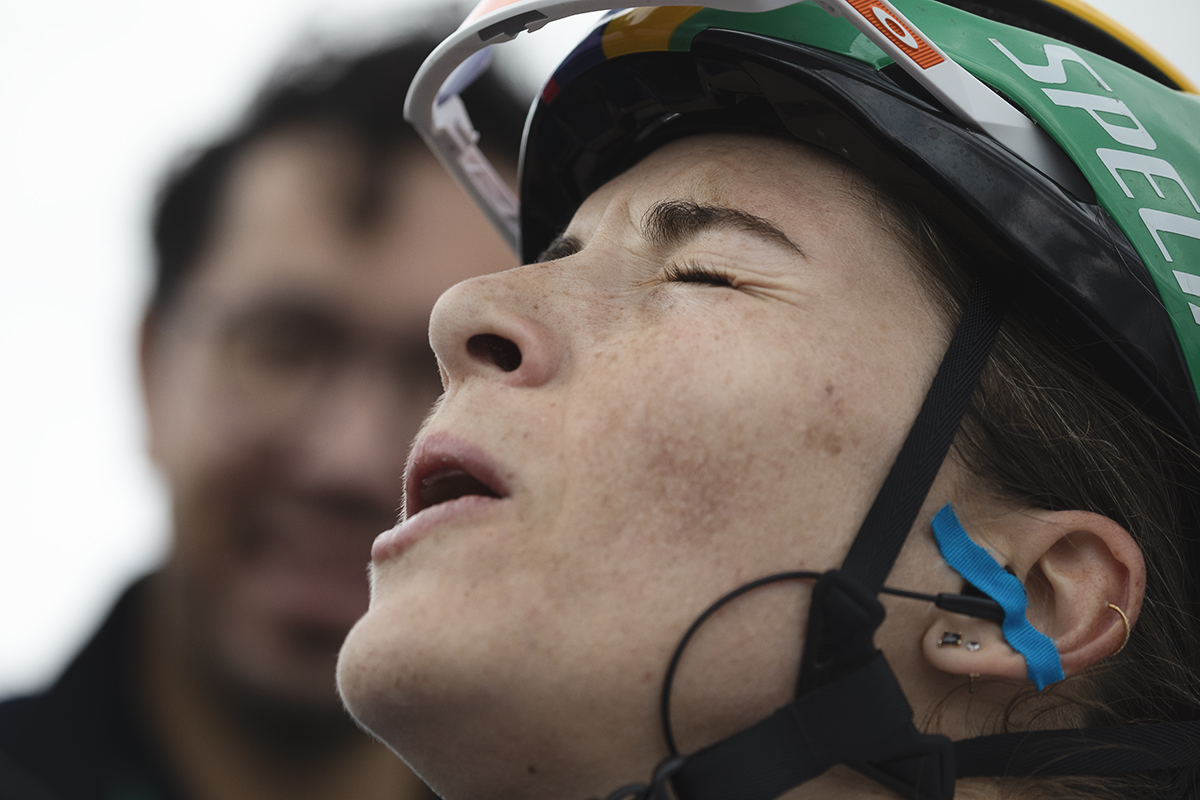 Tour of Britain Women’s 2025 - Stage 1 - Kimberley Le Court Pienaar with her eyes closed breathing a sigh of relief after the win