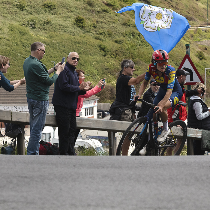 Tour of Britain Women’s 2025 - Stage 2 - Lizzie Deignan tackles Saltburn bank as a fan waves a Yorkshire flag
