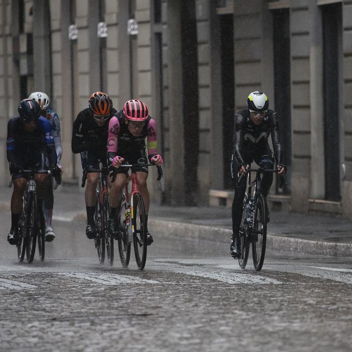 Tre Valli Varesine 2024 - A soaked breakaway concentrates on the race