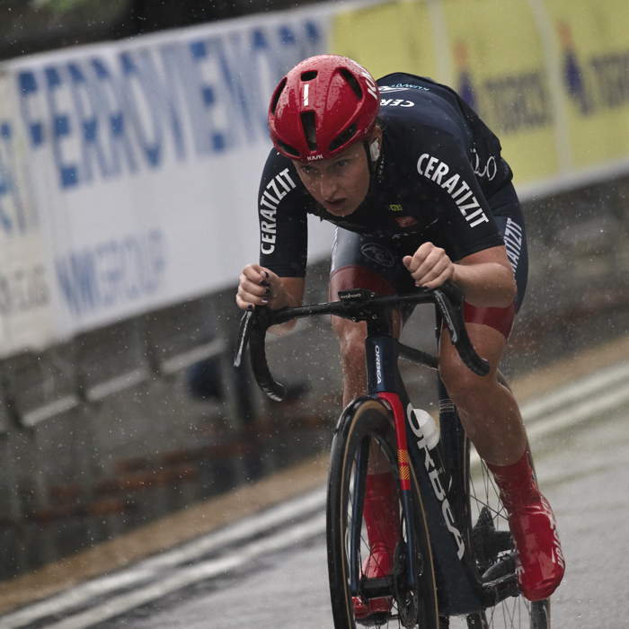 Tre Valli Varesine Women’s Race 2024 - Cédrine Kerbaol pushes through the torrential rain towards the finish