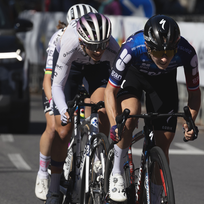 Tre Valli Varesine Women’s Race 2025 - Riders sprint for third place