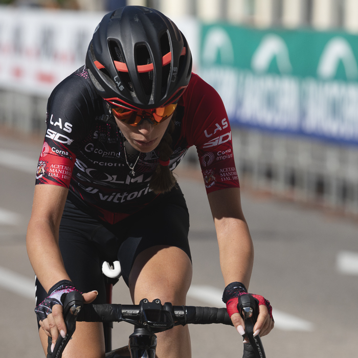 Tre Valli Varesine Women’s Race 2025 - Sofia Arici looks tired as she completes the course